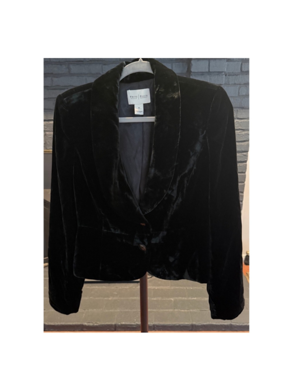 White House Black Market Black Velvet Blazer Size 10 (EUC)